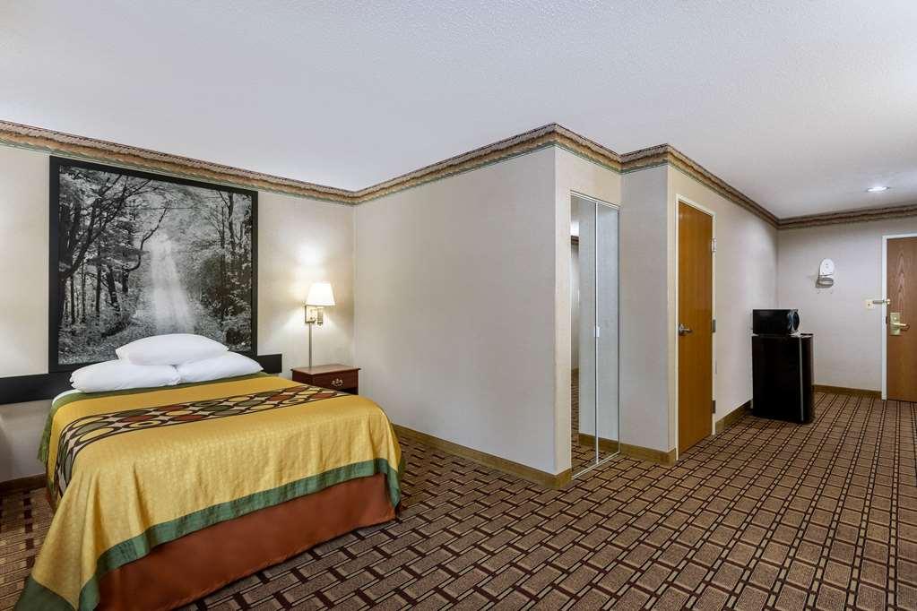 Super 8 By Wyndham Marysville/Port Huron Area Екстериор снимка