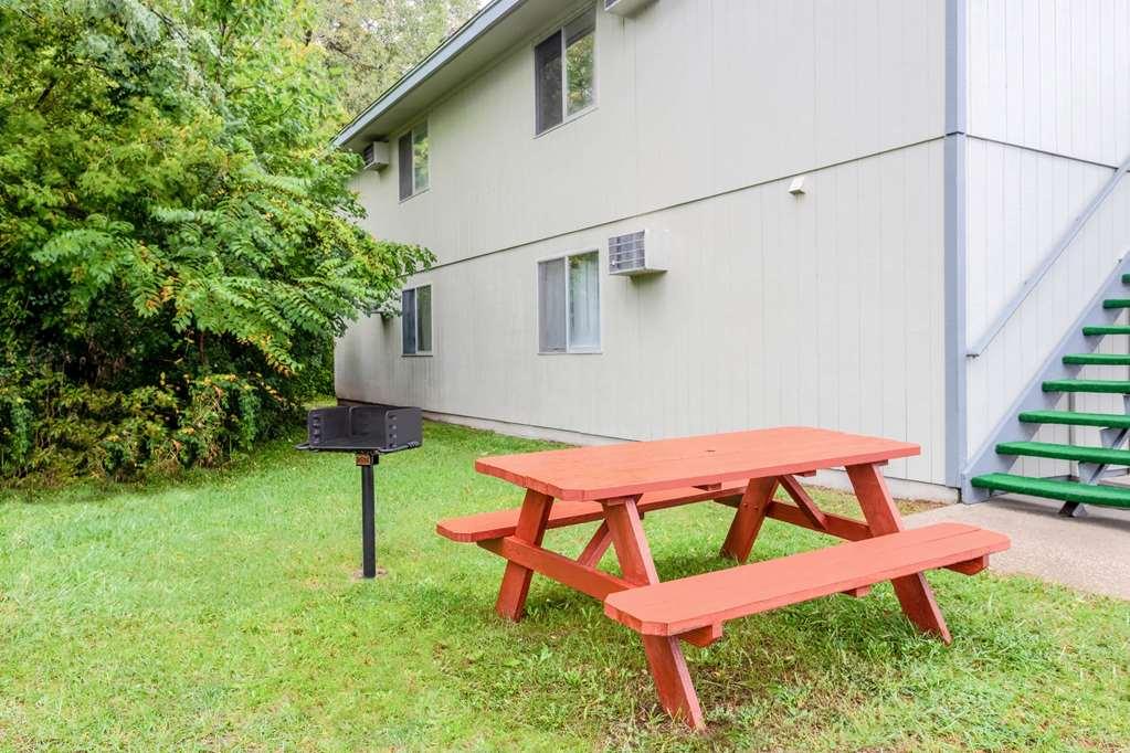 Super 8 By Wyndham Marysville/Port Huron Area Екстериор снимка