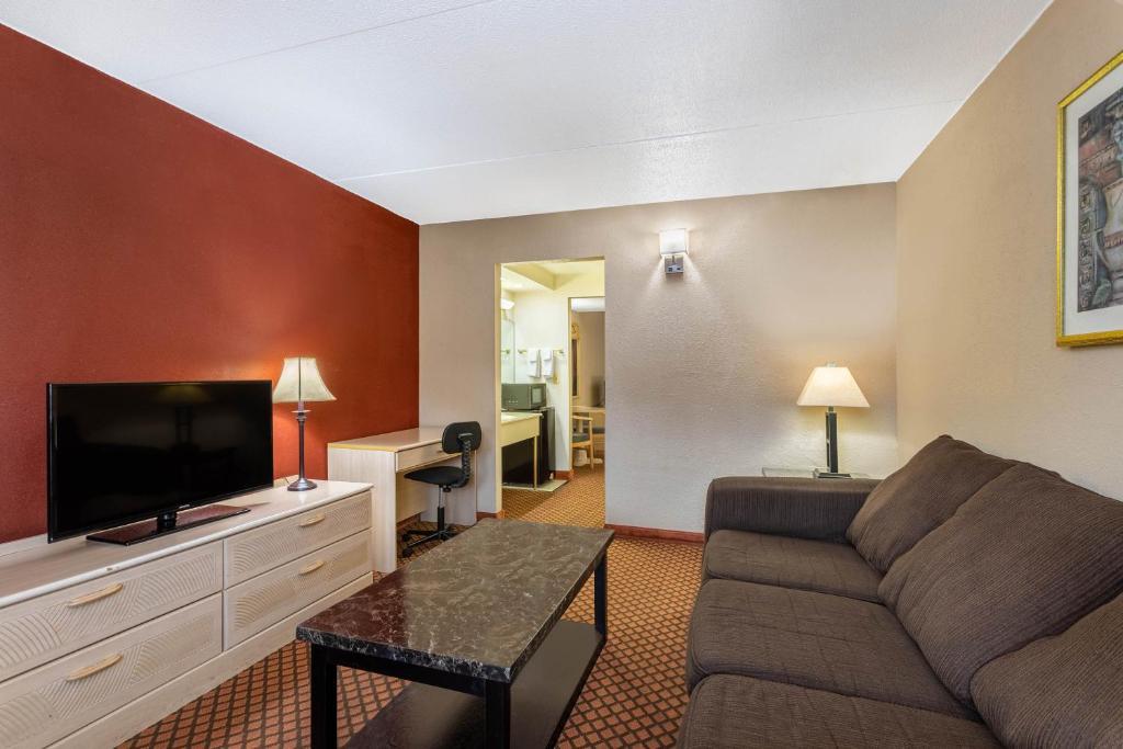 Super 8 By Wyndham Marysville/Port Huron Area Екстериор снимка