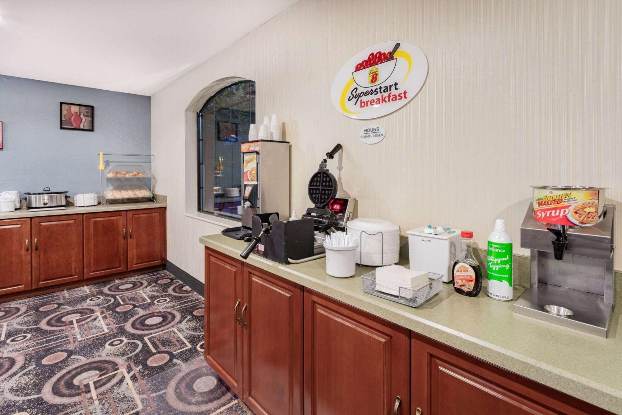 Super 8 By Wyndham Marysville/Port Huron Area Екстериор снимка