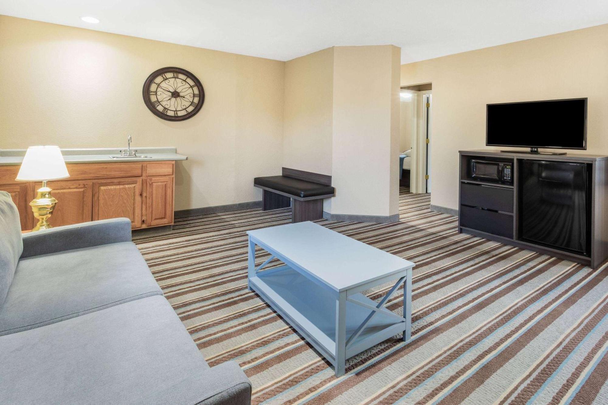 Super 8 By Wyndham Marysville/Port Huron Area Екстериор снимка