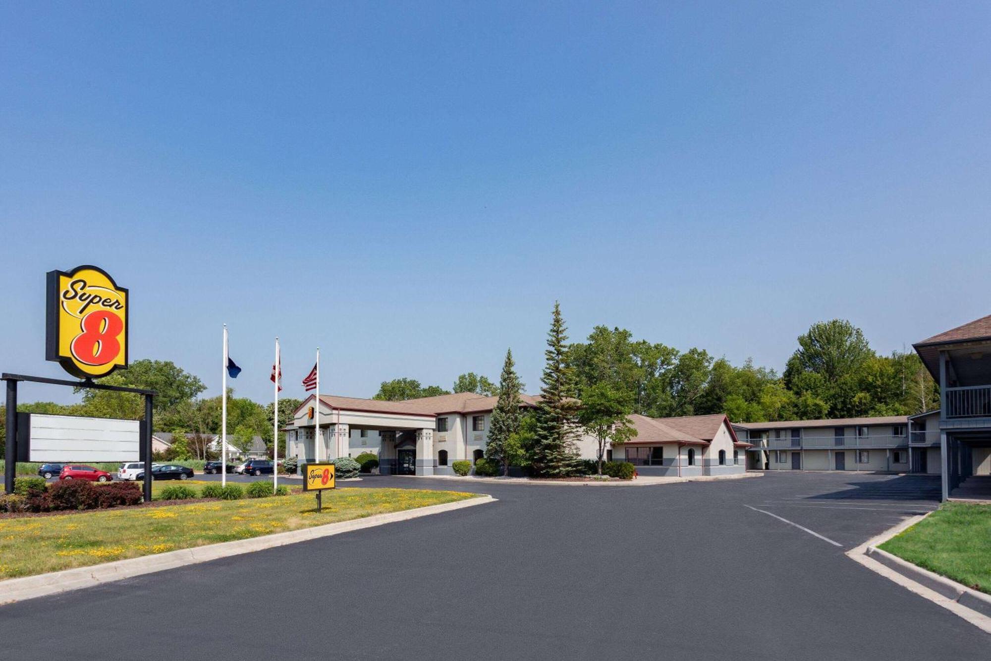 Super 8 By Wyndham Marysville/Port Huron Area Екстериор снимка